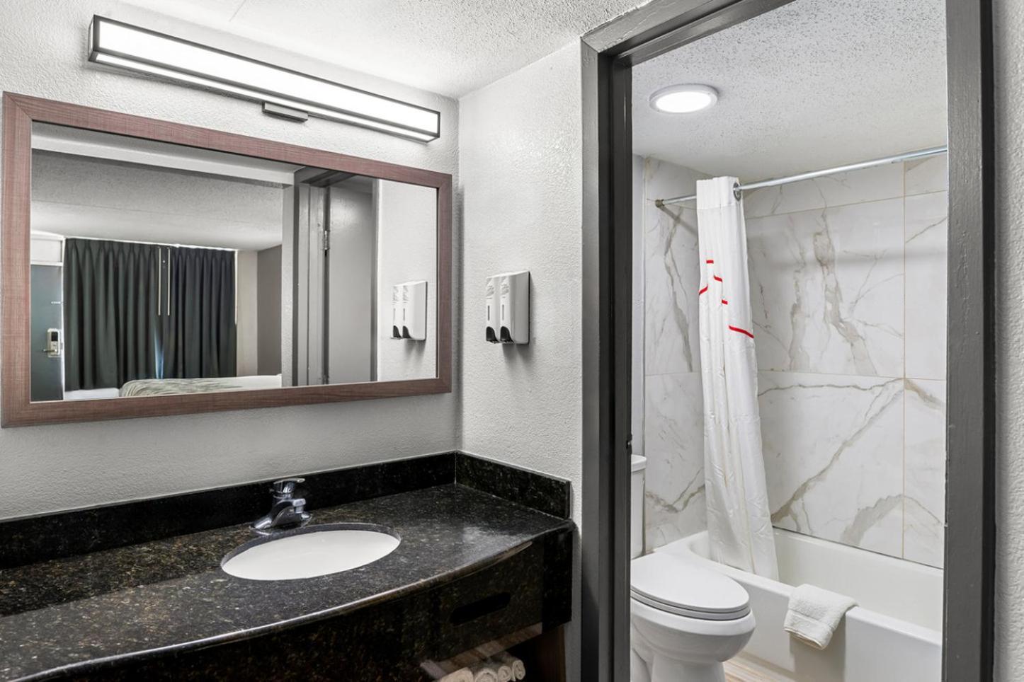 Red Roof Inn Richmond - Airport Sandston Extérieur photo